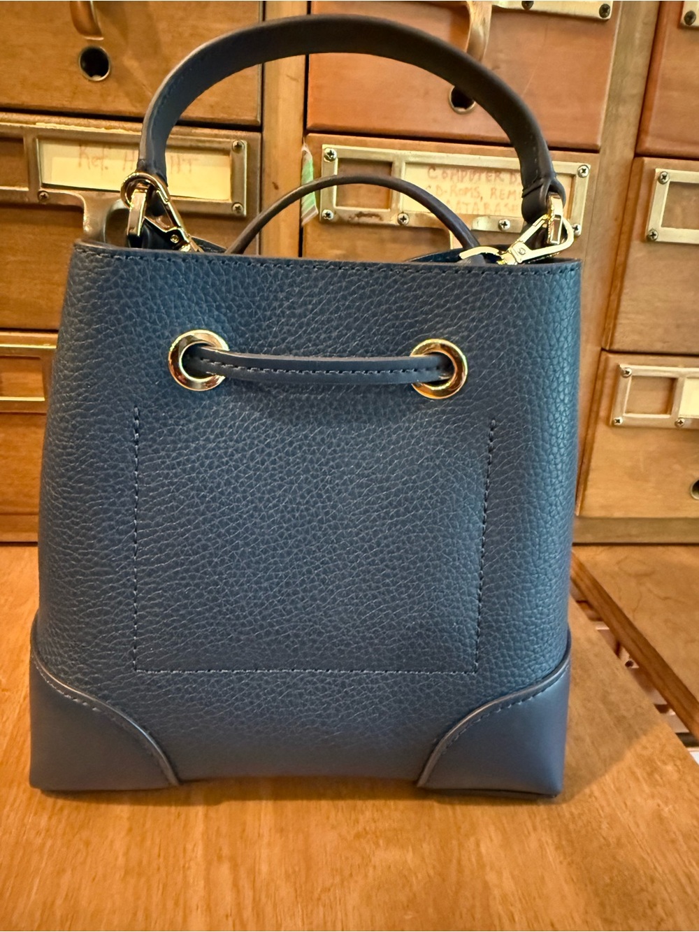 Michael Kors Navy Blue Mini Bucket Bag NWOT Clutch/Crossbody Pebbled Leather - Picture 9 of 15